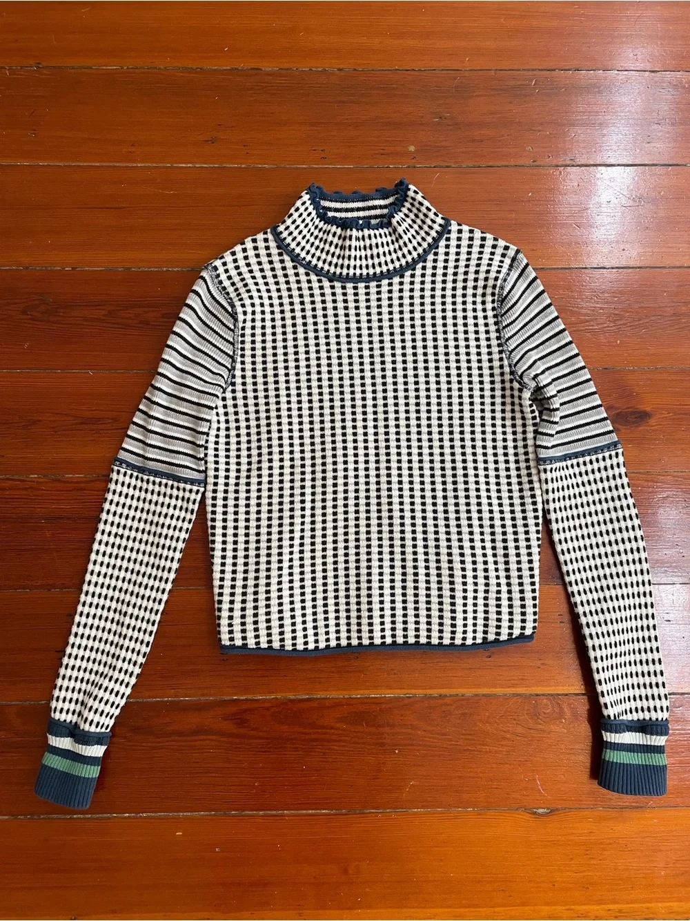 Free People We The Free People Gamer Cuff Crop Mixed Sweater Sz S 🧡🎀